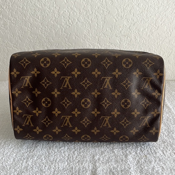 Louis Vuitton Monogram Speedy 30 - Picture 10 of 17